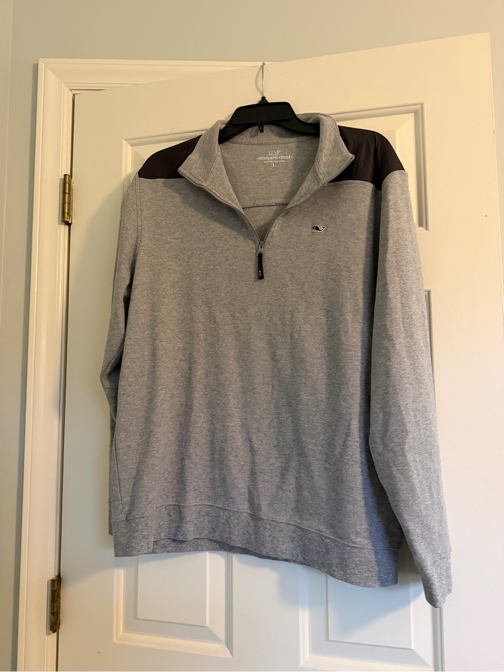Vineyard Vines Men’s Gray Quarter-Zip Pullover